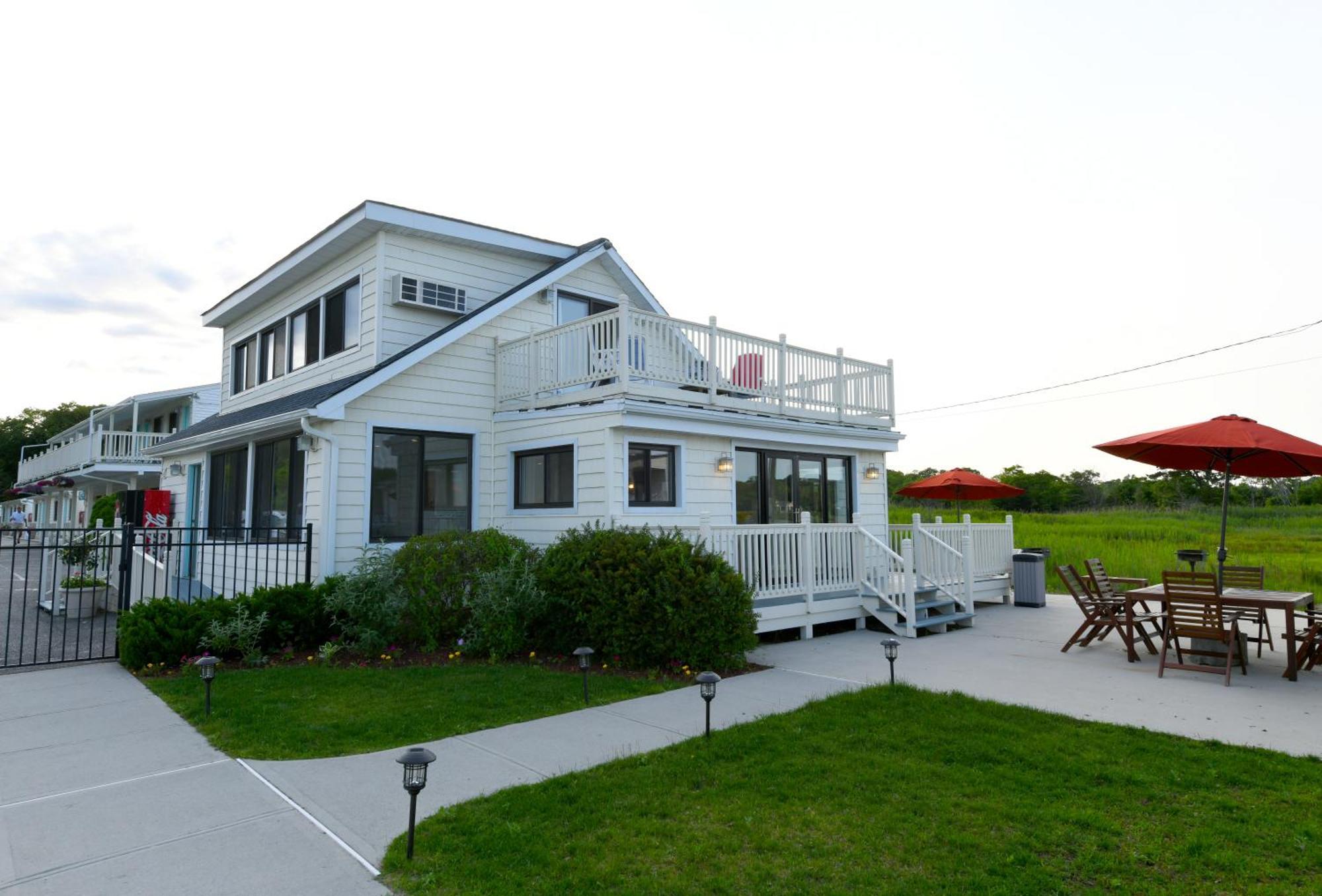 Bayview Resort Hampton Bays Exterior photo